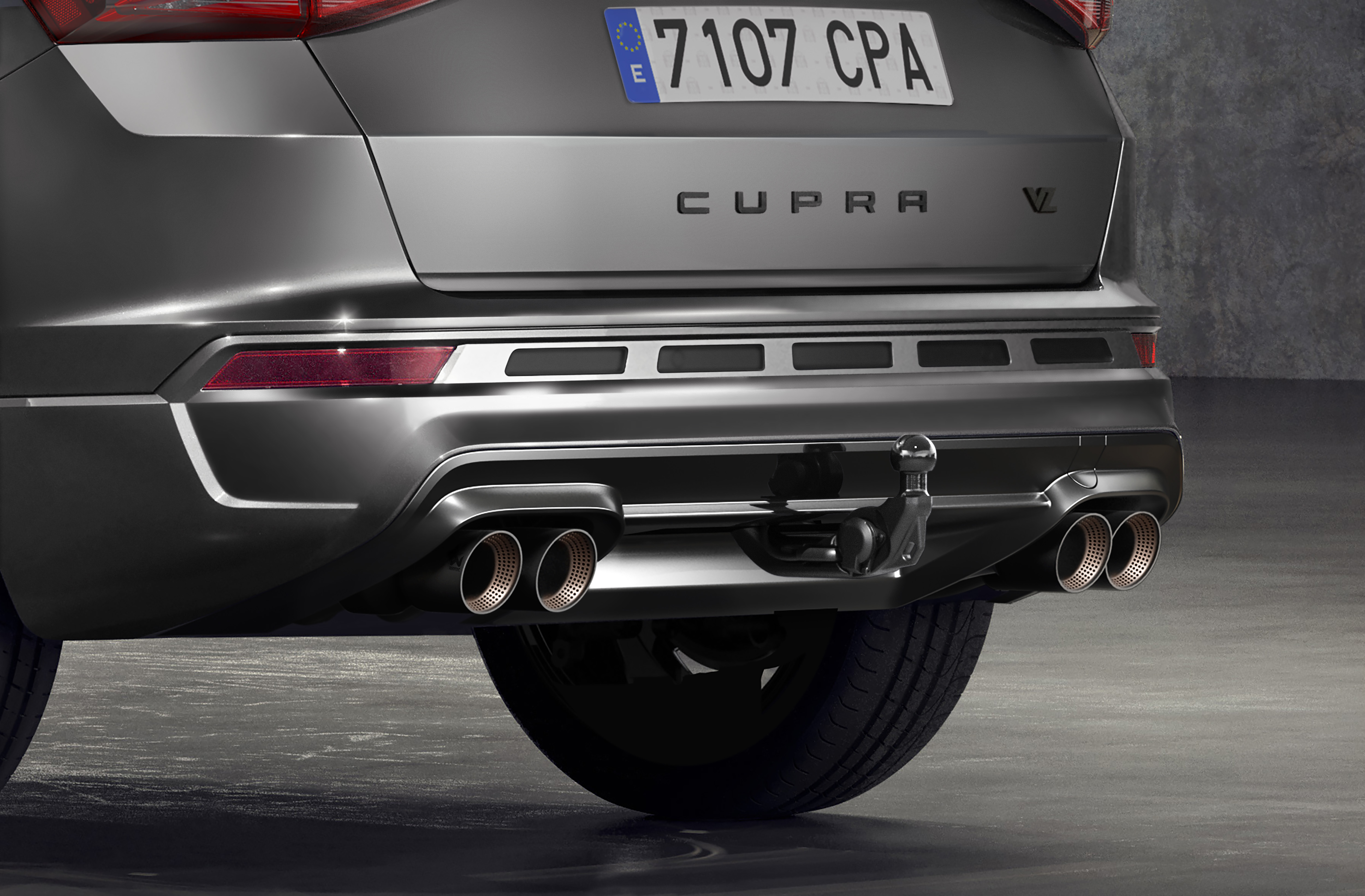 Rear close-up view from a cupra ateca to highlight its tow bar, which can be attached by just pressing a button in the luggage compartment.