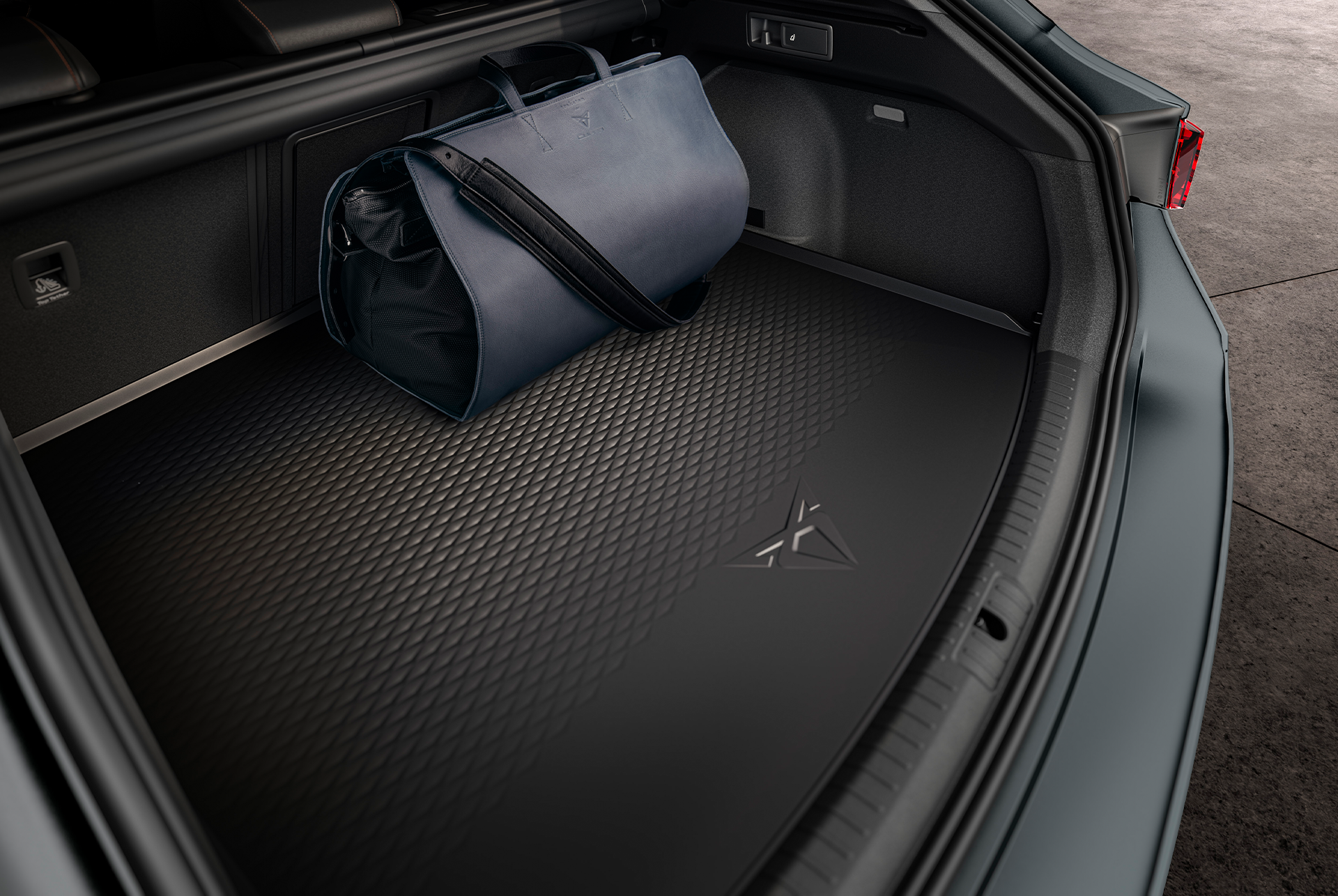 semirigid boot tray accessory for the cupra leon sportstourer.